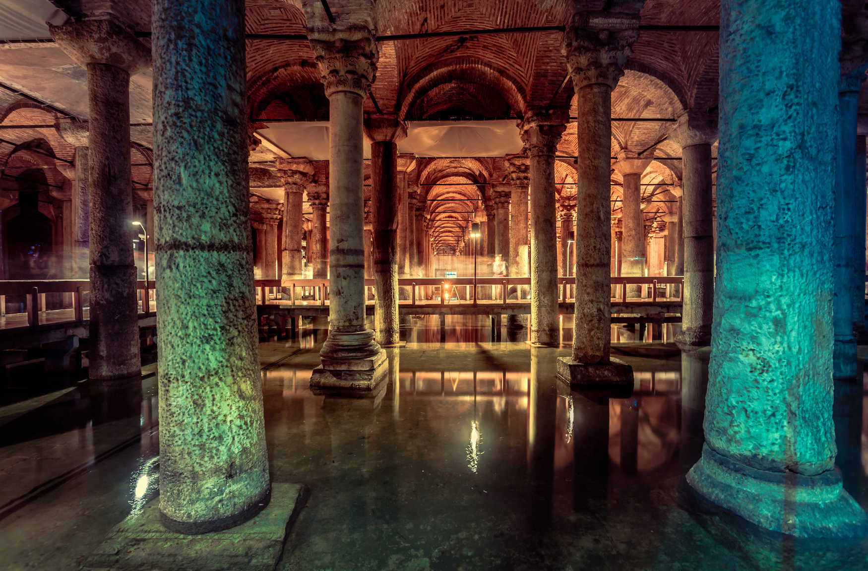 Basilica Cistern İç Görünüm